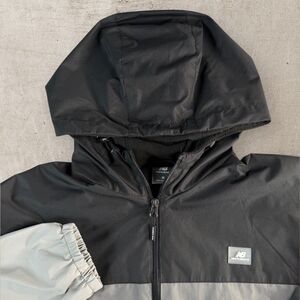 New Balance Full Zip Hoodie Men’s Medium Windbreaker Black Gray Colorblock Y2K